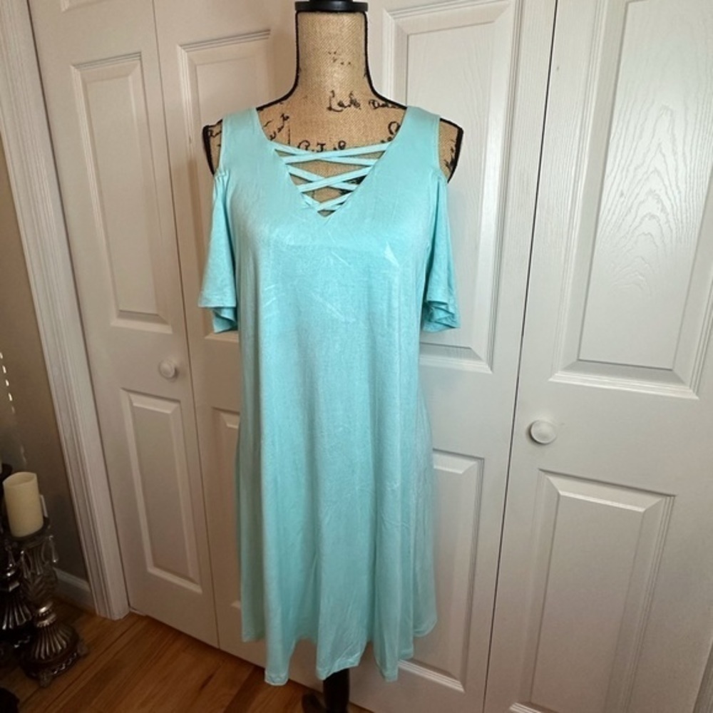 Medium off the shoulder Simply Southern Dress - Picture 3 of 10